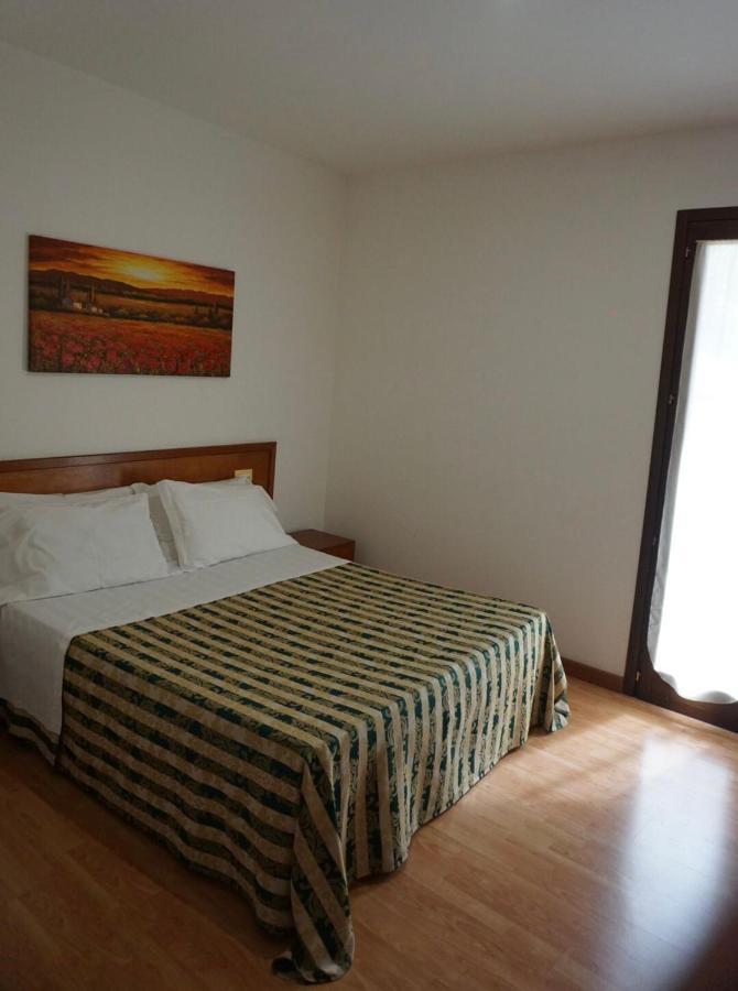 פולינאנו א מארה Hotel Nicolaj מראה חיצוני תמונה