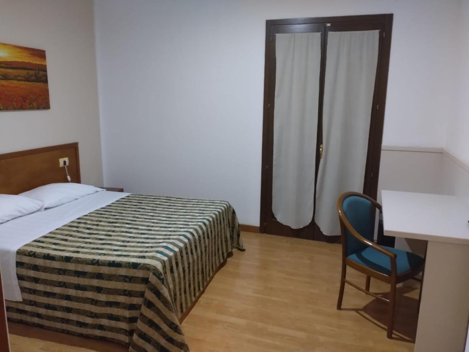 פולינאנו א מארה Hotel Nicolaj מראה חיצוני תמונה