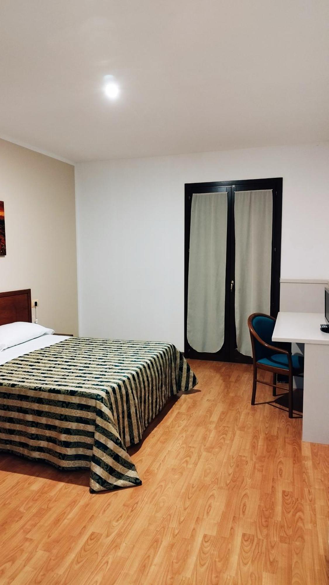 פולינאנו א מארה Hotel Nicolaj מראה חיצוני תמונה