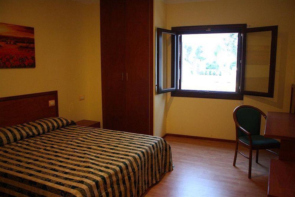 פולינאנו א מארה Hotel Nicolaj מראה חיצוני תמונה